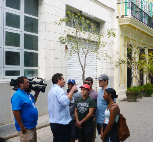 JU社会科学学生访问古巴.